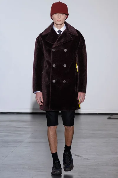 Look 19